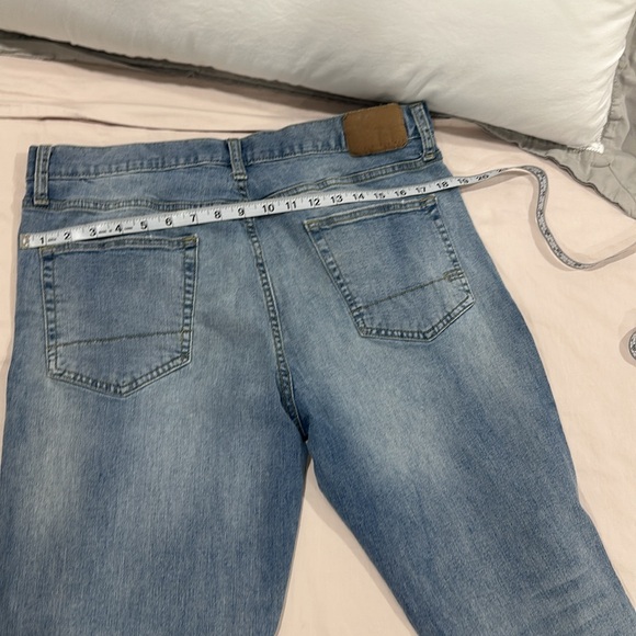 Good Condition and SUPER comfortable Aeropostale Jeans - Picture 4 of 5